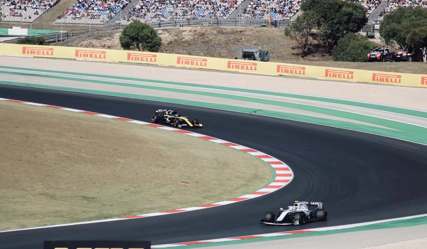 Grande competição desportiva de F1 atrai muitos turistas