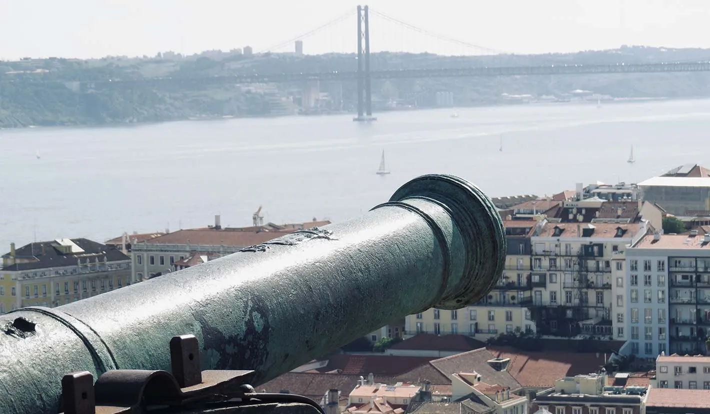 Castelos e fortes são pontos de interesse para turistas em Portugal